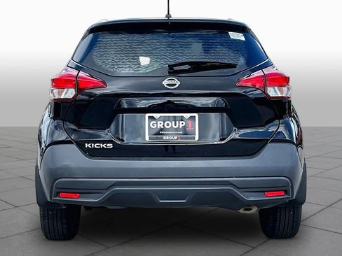 Used 2019 Nissan Kicks S FWD image 5