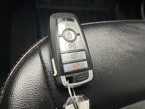 Used 2022 Ford Edge ST-Line image 26