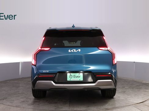 Used 2024 Kia EV9 Land AWD/4WD image 15