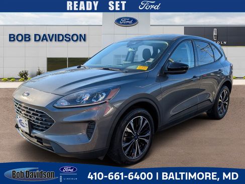 Certified 2022 Ford Escape SE w/ SE Sport Appearance Package image 1