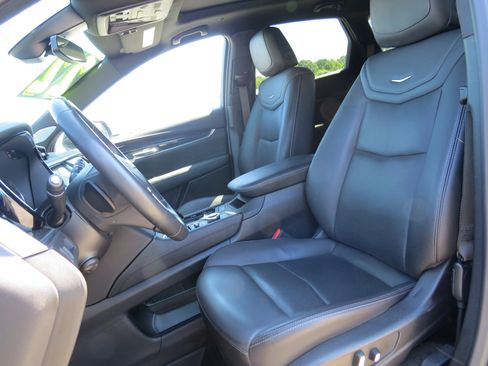 Certified 2022 Cadillac XT5 Premium Luxury w/ LPO, Floor Liner Package image 14