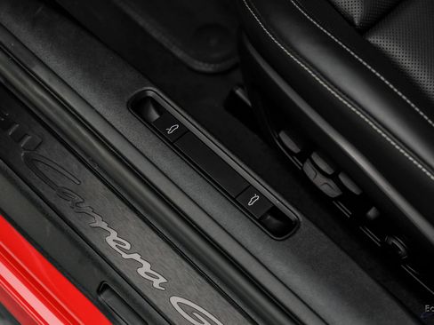 Used 2024 Porsche 911 Carrera GTS w/ Premium Package image 39