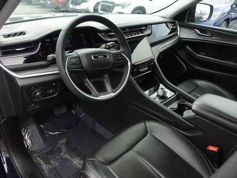 Used 2023 Jeep Grand Cherokee 4WD 4xe w/ Luxury Tech Group II image 11