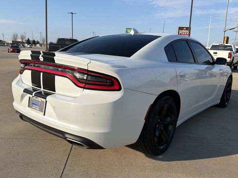 Used 2015 Dodge Charger SXT w/ Premium Group image 18