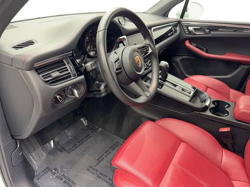 Used 2022 Porsche Macan image 49