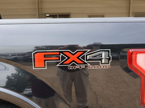 Used 2015 Ford F150 Platinum w/ Equipment Group 701A Luxury AWD/4WD image 6