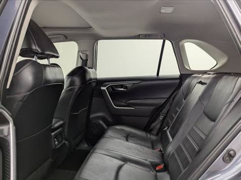 Used 2022 Toyota RAV4 XLE Premium AWD/4WD image 17
