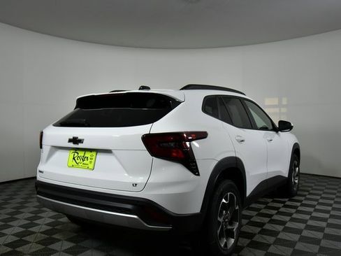 New 2026 Chevrolet Trax LT w/ Driver Confidence Package image 11