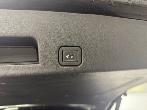 Certified 2025 Chevrolet Traverse LT image 8