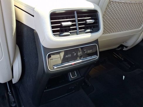 Used 2021 Mercedes-Benz GLE 450 4MATIC image 11