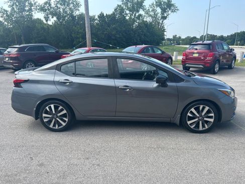 Used 2020 Nissan Versa SR FWD image 4