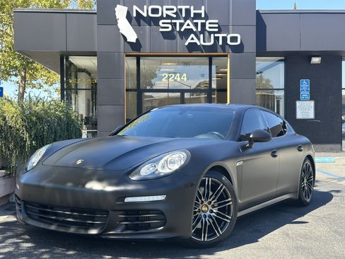 Used 2015 Porsche Panamera S RWD image 2