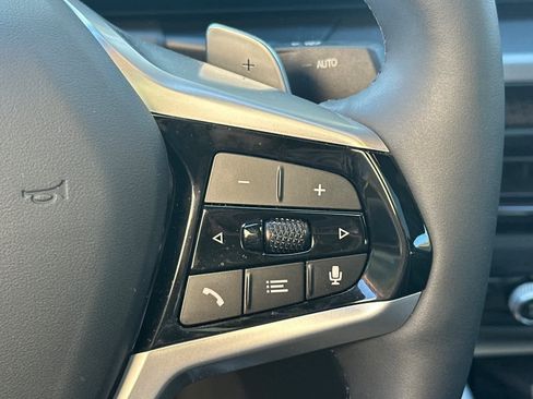 Used 2025 BMW 230i Coupe w/ Convenience Package image 27