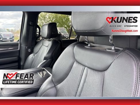 Used 2022 Jeep Wagoneer Series III w/ Rear Seat Video Group 1 AWD/4WD image 41