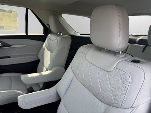 New 2026 Ford Explorer Platinum w/ LUX Leather Package AWD/4WD image 15
