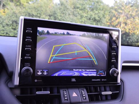 Used 2022 Toyota RAV4 XLE Premium image 24