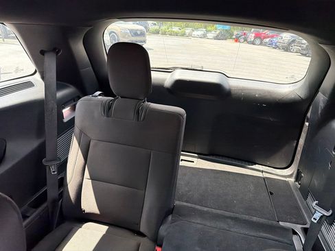 Used 2020 Ford Explorer XLT RWD image 10