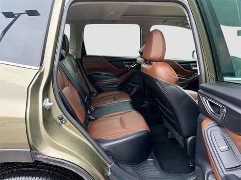 Used 2023 Subaru Forester Touring image 29