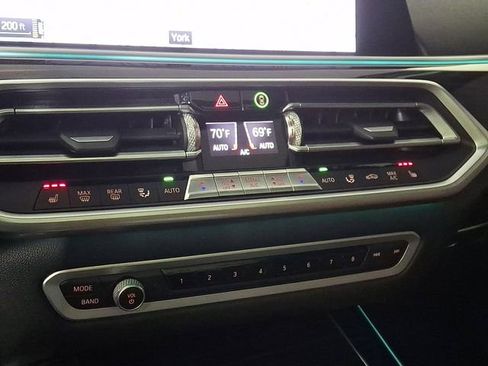 Used 2020 BMW X5 xDrive40i w/ M Sport Package image 18