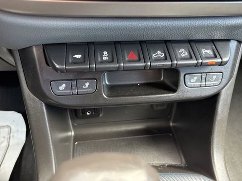 Used 2022 Chevrolet Colorado Z71 AWD/4WD image 26