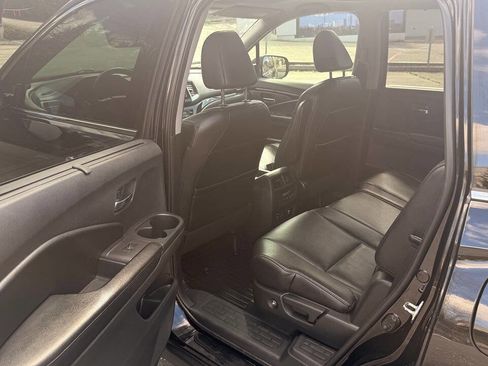 Used 2017 Honda Pilot Touring image 13