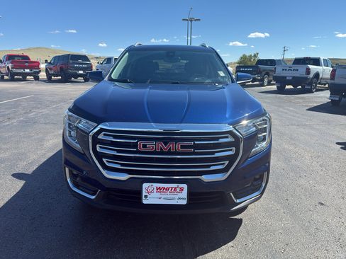 Used 2022 GMC Terrain SLT AWD/4WD image 2
