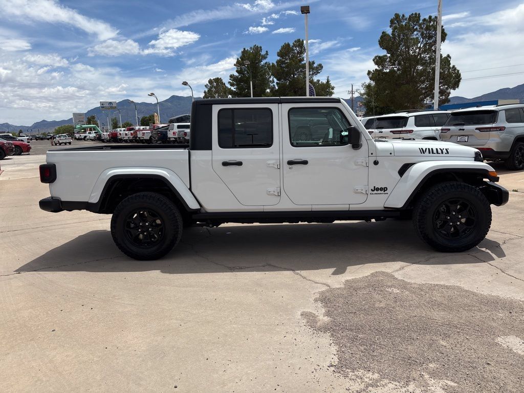 Used 2022 Jeep Gladiator Sport AWD/4WD image 4