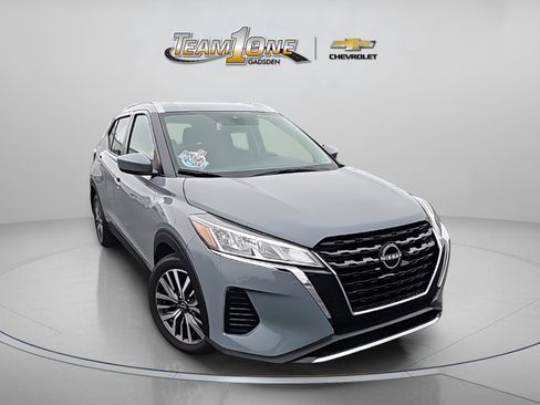 Used 2024 Nissan Kicks SV image 1