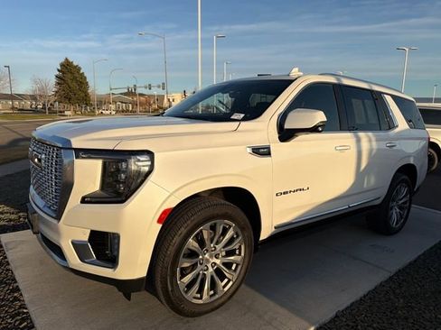 Used 2021 GMC Yukon Denali w/ Denali Premium Package image 1