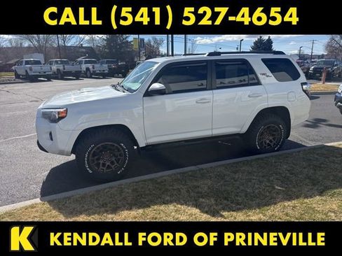 Used 2021 Toyota 4Runner TRD Off-Road image 5