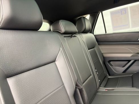 Used 2022 Volkswagen Atlas Cross Sport SEL image 35