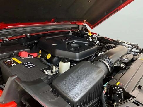 Used 2025 Jeep Wrangler Unlimited Sahara w/ Safety Group AWD/4WD image 88