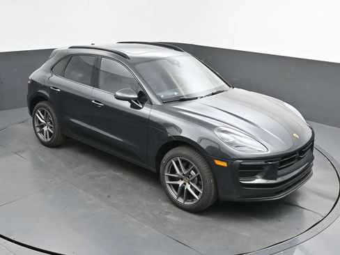 New 2026 Porsche Macan AWD/4WD image 32