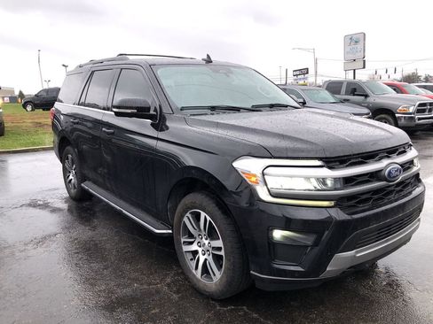 Used 2023 Ford Expedition XLT image 7
