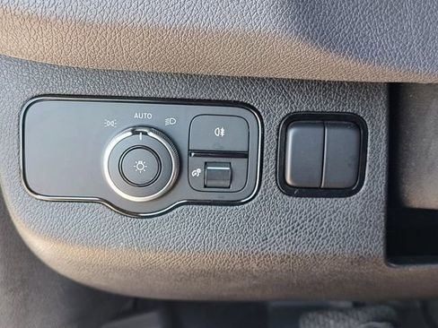 Used 2025 Mercedes-Benz Sprinter 2500 image 20