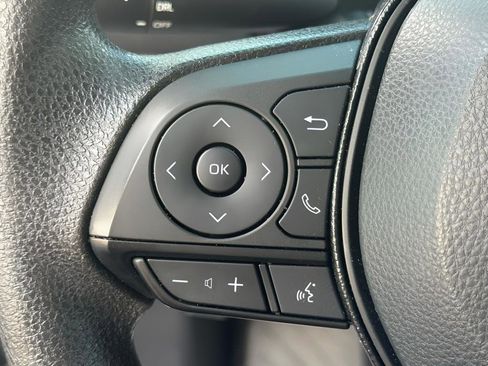 Used 2021 Toyota RAV4 LE image 15