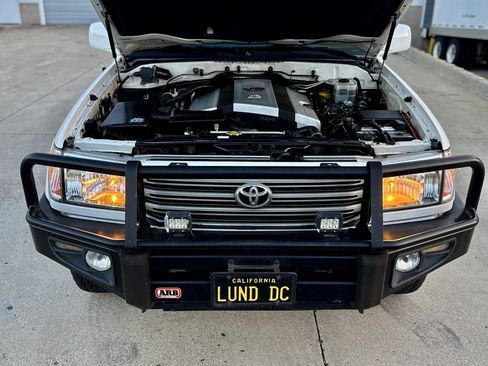 Used 2005 Toyota Land Cruiser AWD/4WD image 34