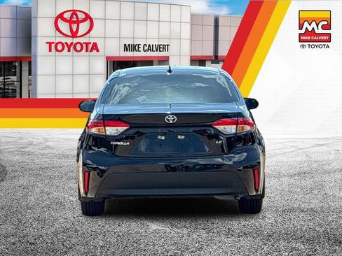 Used 2025 Toyota Corolla LE FWD image 4