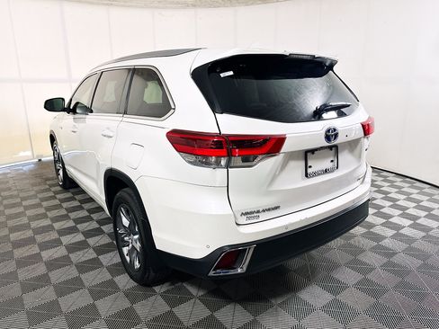 Used 2018 Toyota Highlander Limited Platinum AWD/4WD image 5