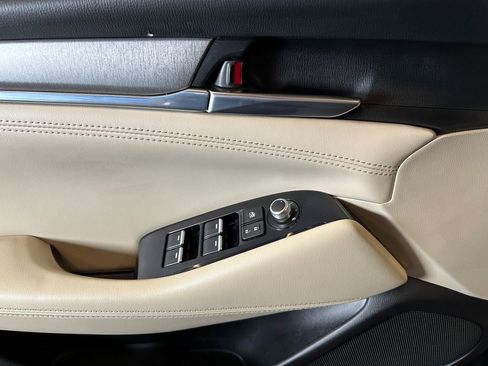 Used 2020 MAZDA MAZDA6 Touring image 18