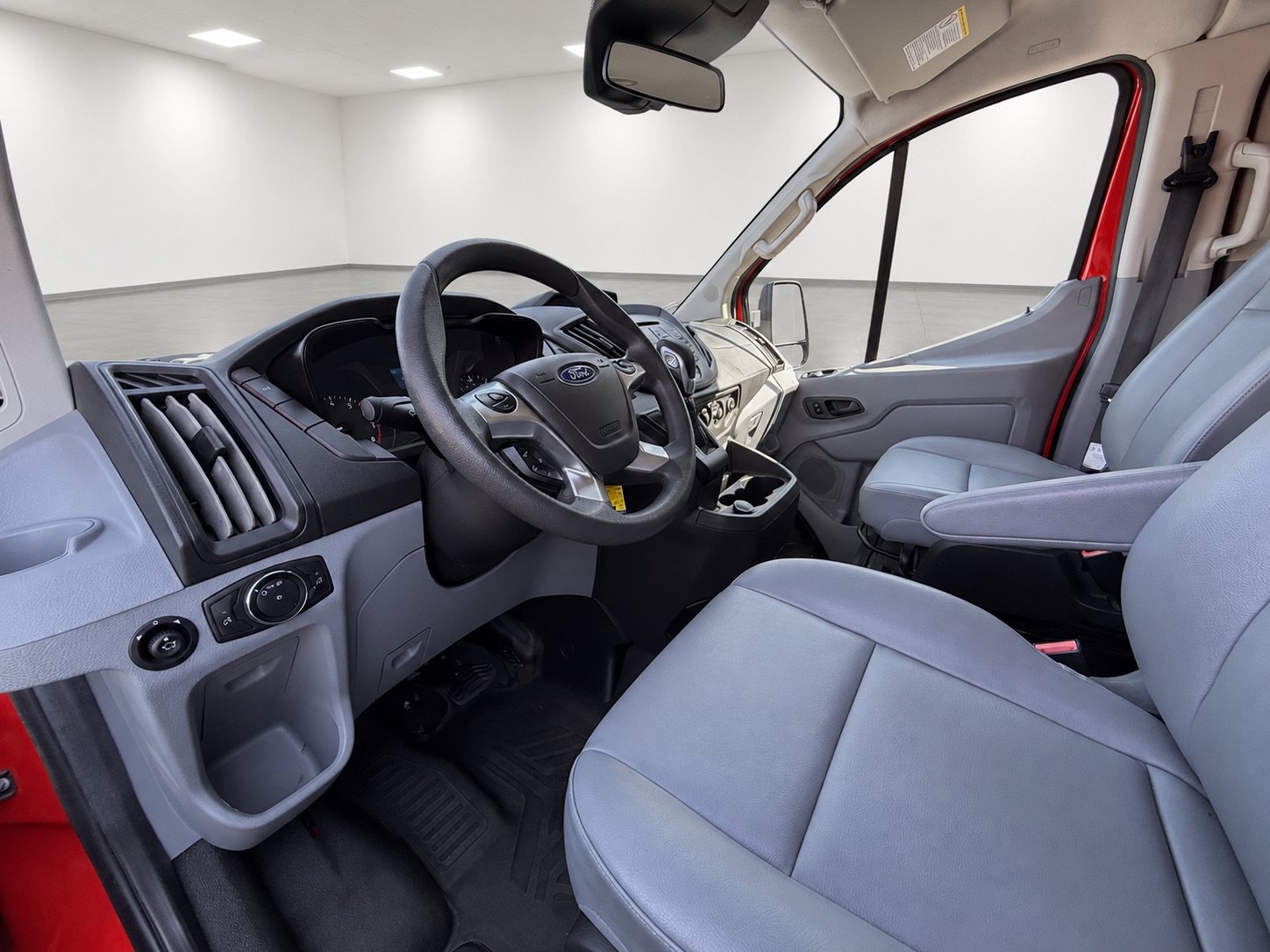 Used 2018 Ford Transit 350 XL RWD image 19