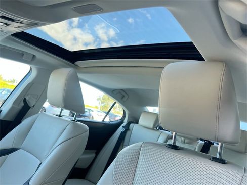 Certified 2025 Lexus ES 350 w/ Premium Package image 18