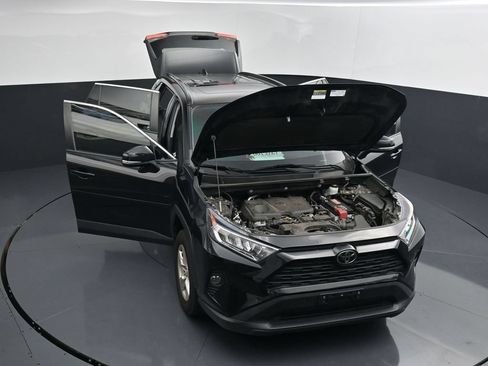 Used 2020 Toyota RAV4 XLE w/ Convenience Package AWD/4WD image 25