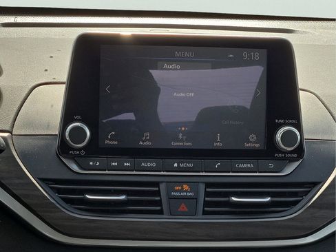 Used 2025 Nissan Altima 2.5 SV FWD image 8