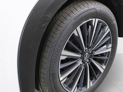 New 2026 Nissan Pathfinder Platinum FWD image 9