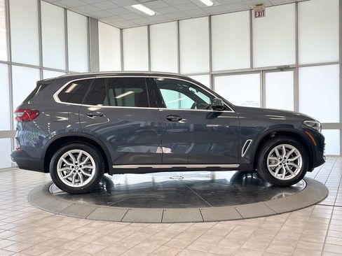 Used 2022 BMW X5 xDrive40i w/ Premium Package image 12