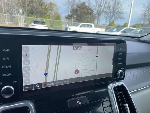 Used 2023 Kia Sorento SX image 40