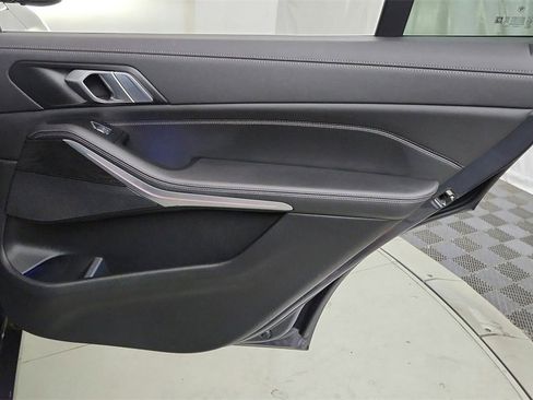 Used 2022 BMW X7 xDrive40i w/ Parking Assistance Package image 16