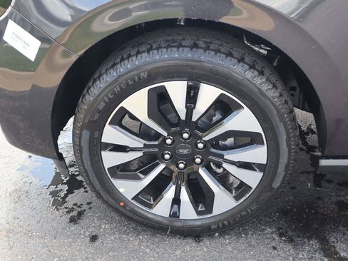 New 2026 Ford Expedition Platinum AWD/4WD image 18
