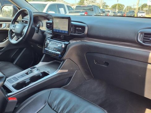 Used 2023 Ford Explorer Limited w/ Equipment Group 301A image 11